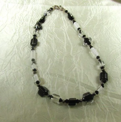 Simple necklaces and pendants with tiny charms for a delicate and casual vibe-Designer White & Black Artisan Bead Necklace