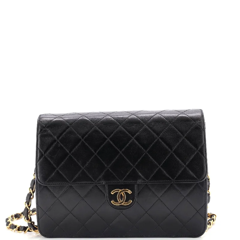 Handle bags with spacious interiors for storage -Vintage Clutch with Chain Quilted Leather Small