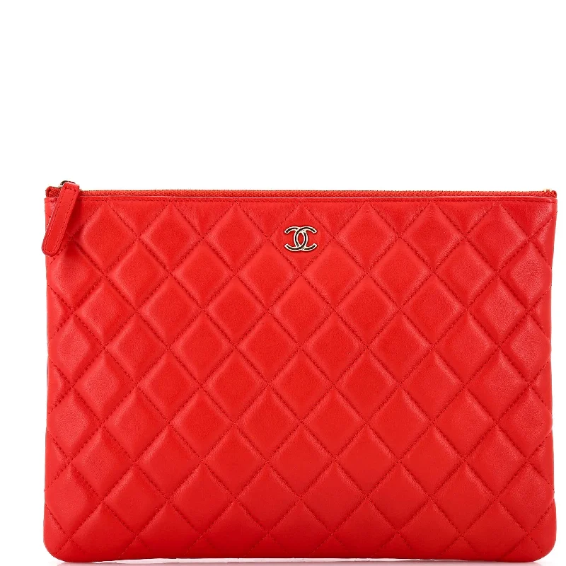 Handle bags with soft linings for protection -O Case Clutch Quilted Lambskin Medium