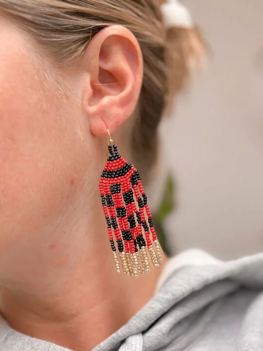 Lightweight hoop earrings for comfortable and all-day wear-Game Day Seed Bead Fringe Dangle Earrings - Red & Black