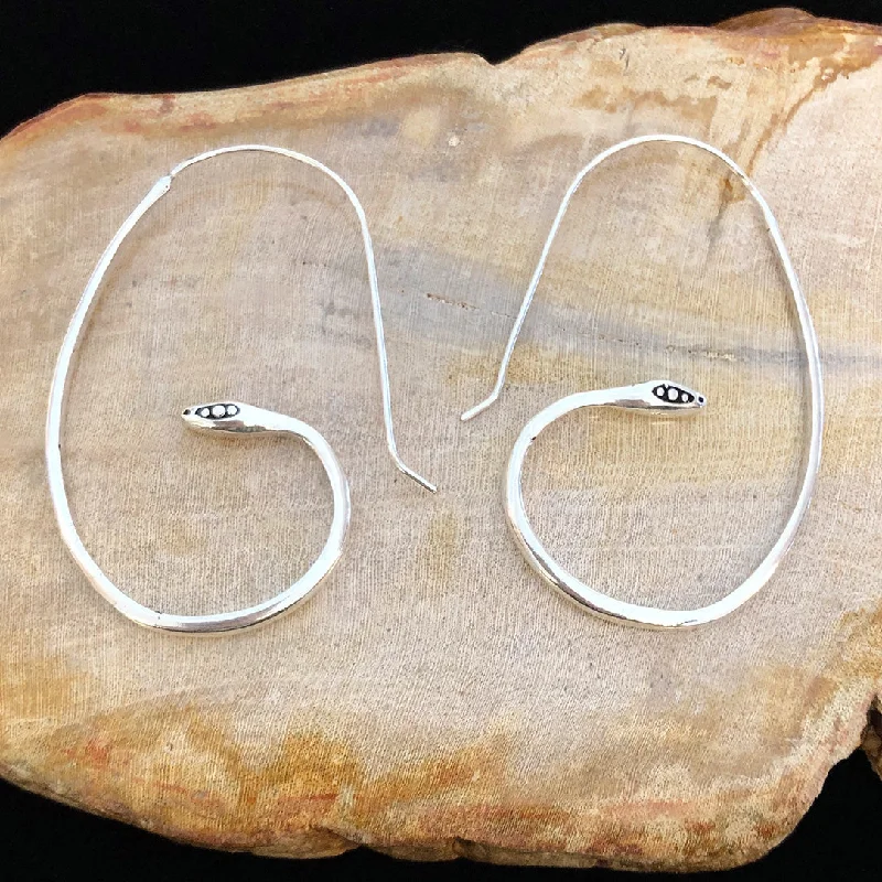 Hoop earrings with braided patterns for a detailed and textured finish-<span>ASE-415<span>: </span></span>Snake Drops